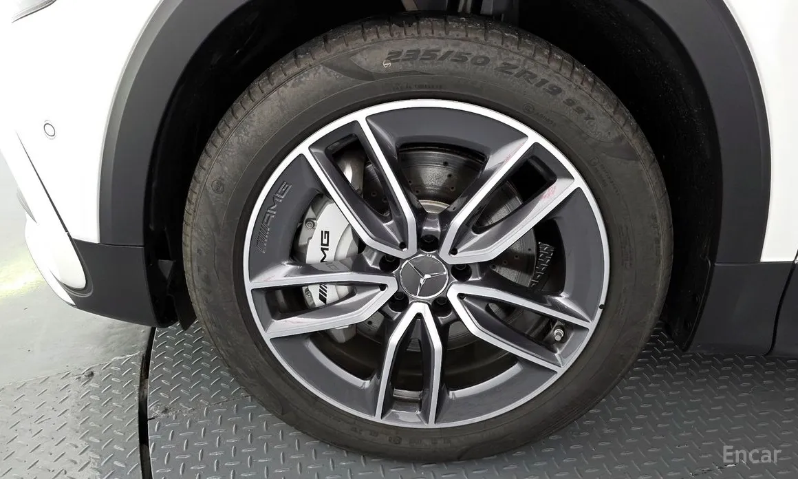 Mercedes-Benz GLB-Class 2020 AMG GLB35 4MATIC