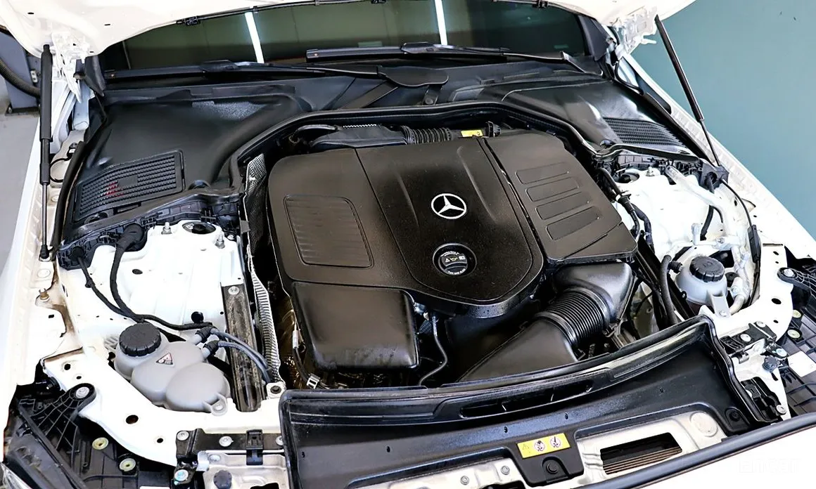 Mercedes-Benz C-Class 2022 C300 4MATIC Avantgarde