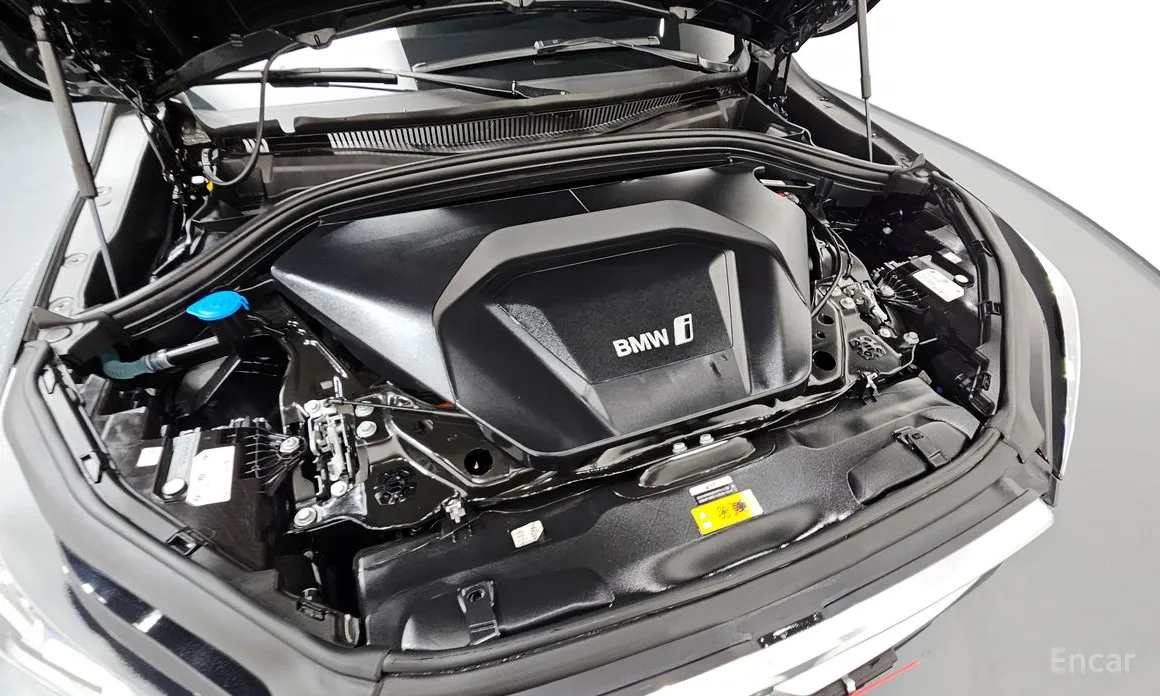 BMW iX2 2025 eDrive 20 M Sport