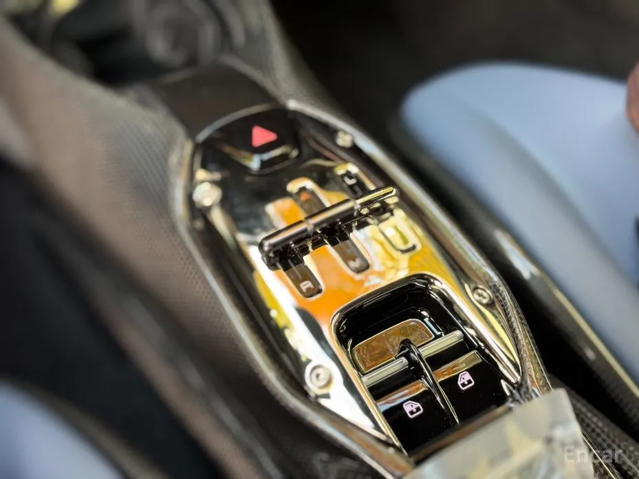 Ferrari SF90 2020 4.0