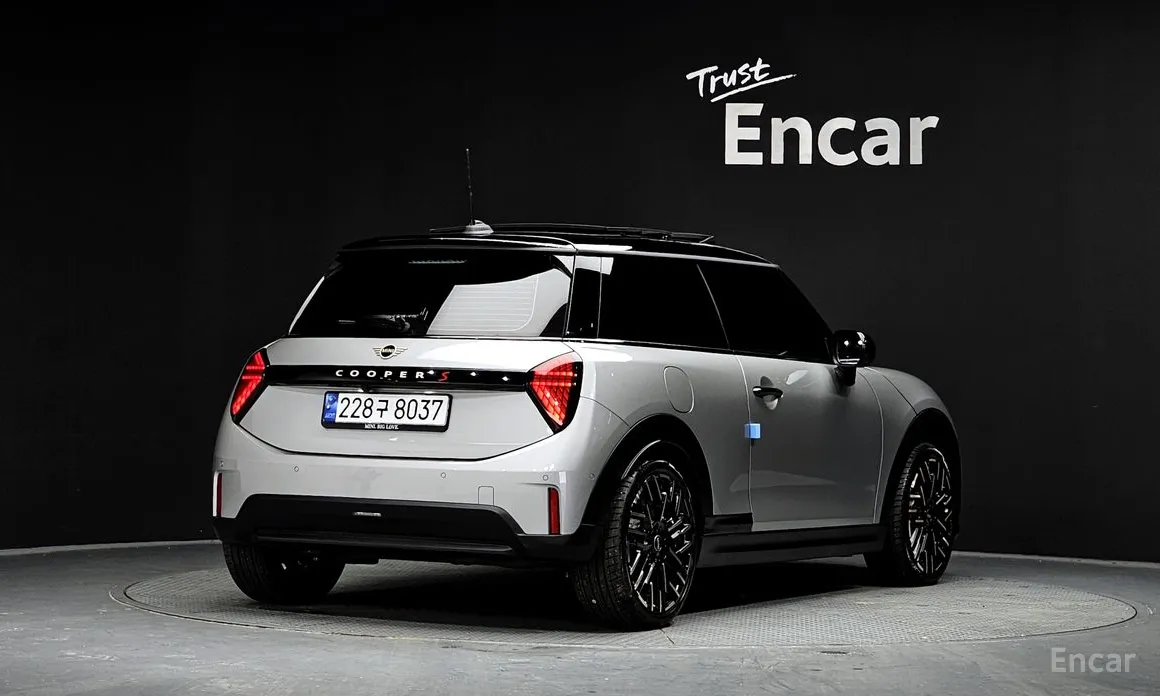 Mini Cooper 2024 Favoured