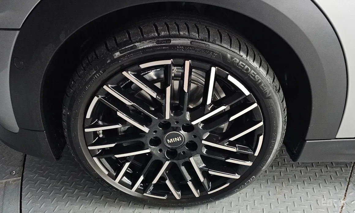 Mini Cooper 2024 Favoured