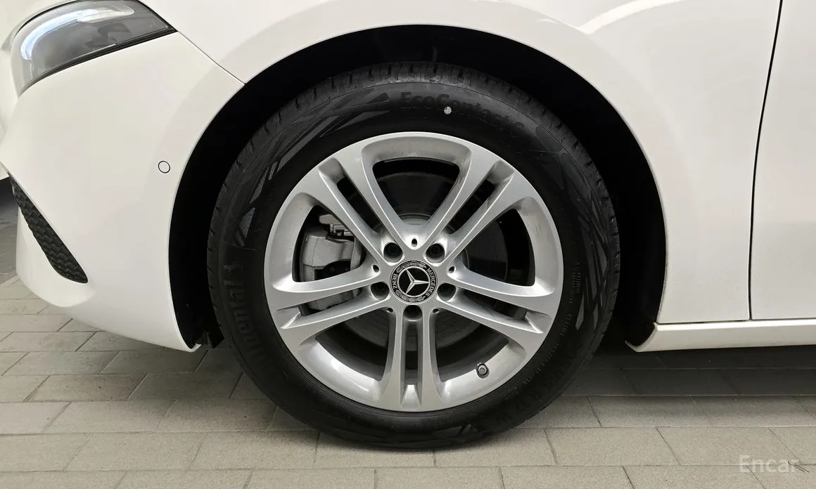 Mercedes-Benz A-Class 2019 A220 Hatchback