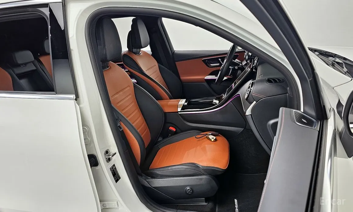 Mercedes-Benz GLC-Class 2023 GLC300 4MATIC AMG Line