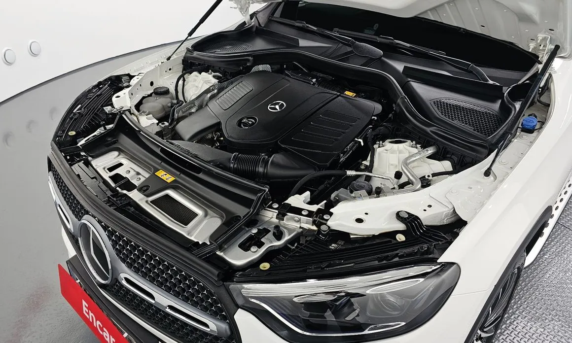 Mercedes-Benz GLC-Class 2023 GLC300 4MATIC AMG Line