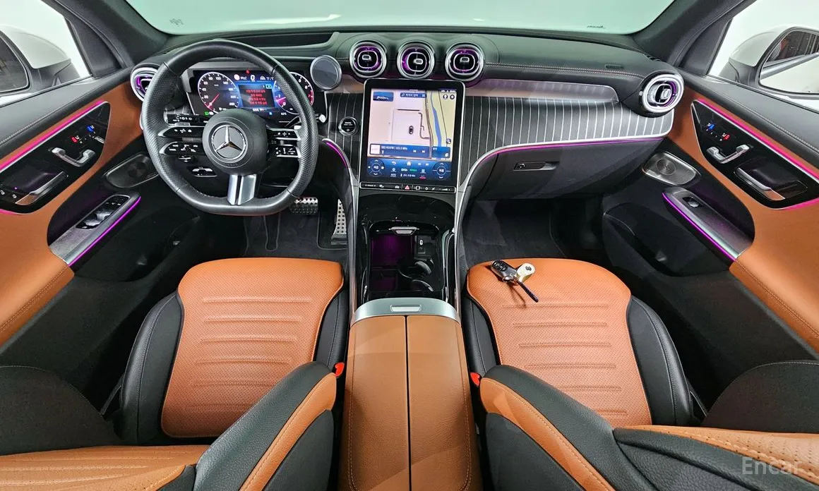 Mercedes-Benz GLC-Class 2023 GLC300 4MATIC AMG Line