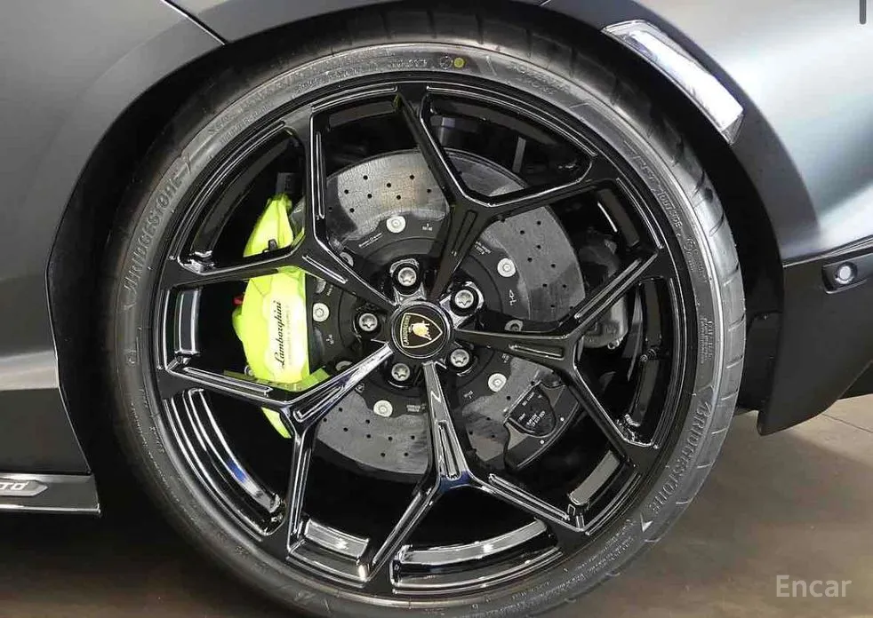 Lamborghini Revuelto 2025 6.5 V12