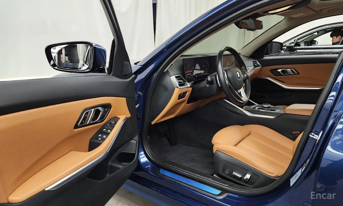 BMW 3 Series 2019 320i