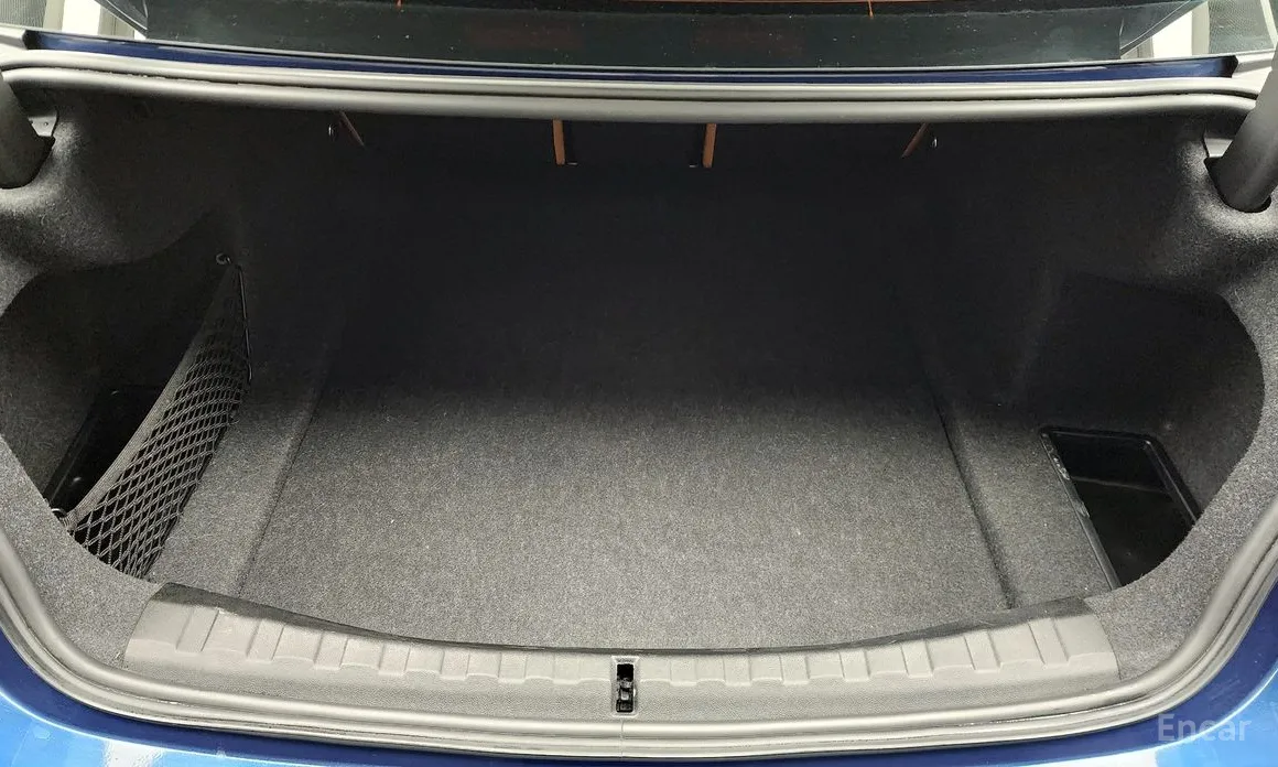 BMW 3 Series 2019 320i