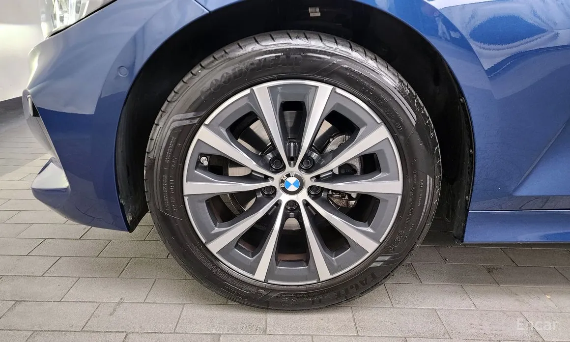 BMW 3 Series 2019 320i