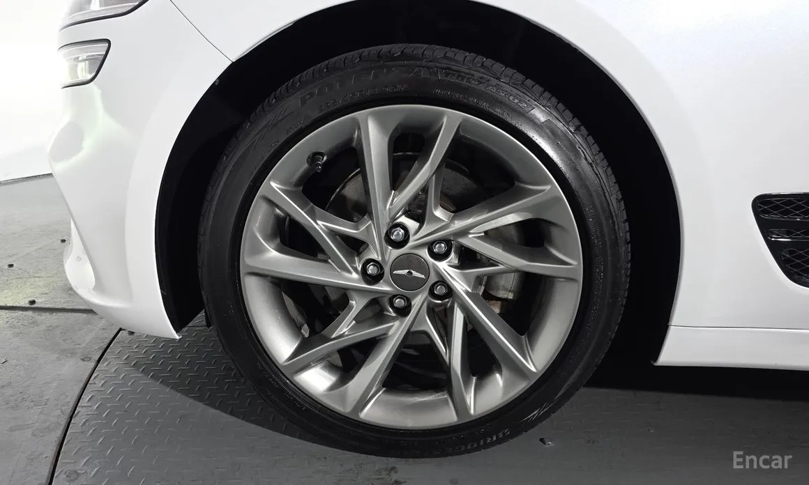 Genesis G70 2022 Gasoline 2.0T 2WD