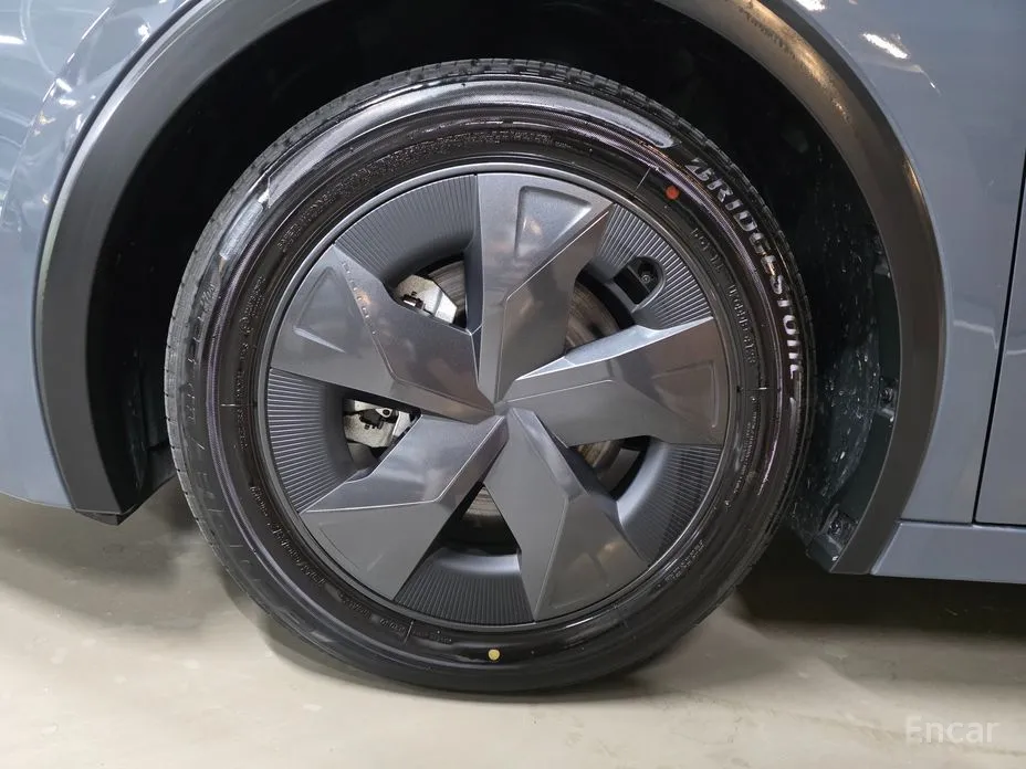 Toyota Prius 2023 2.0 PHEV SE