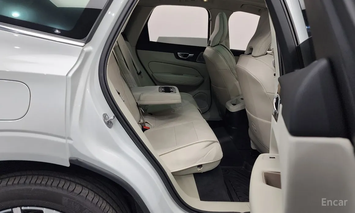 Volvo XC60 2017 T8 Ultra Bright