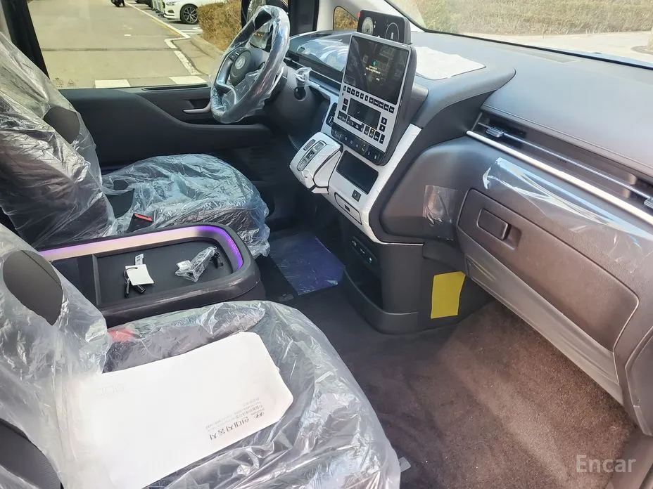 Hyundai Staria 2021 4WD Lounge 9-Seater