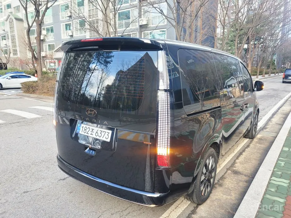 Hyundai Staria 2021 4WD Lounge 9-Seater