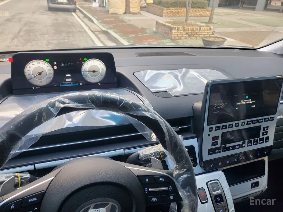 Hyundai Staria 2021 4WD Lounge 9-Seater