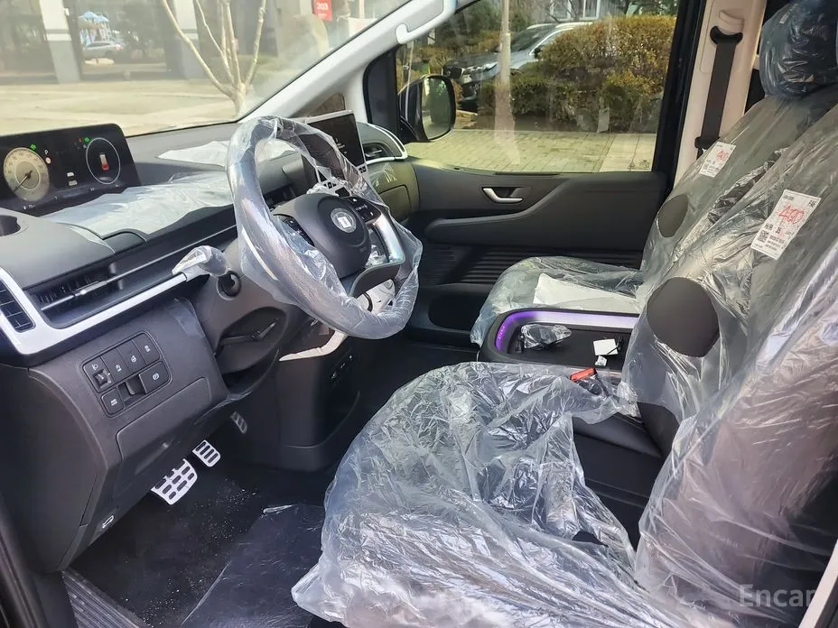 Hyundai Staria 2021 4WD Lounge 9-Seater