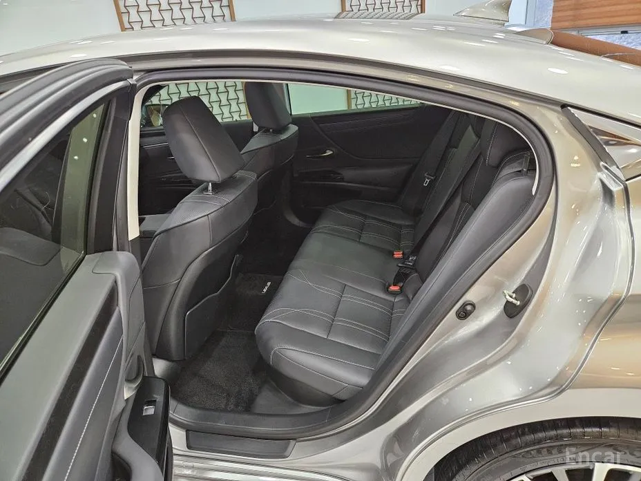 Lexus ES 2018 Luxury