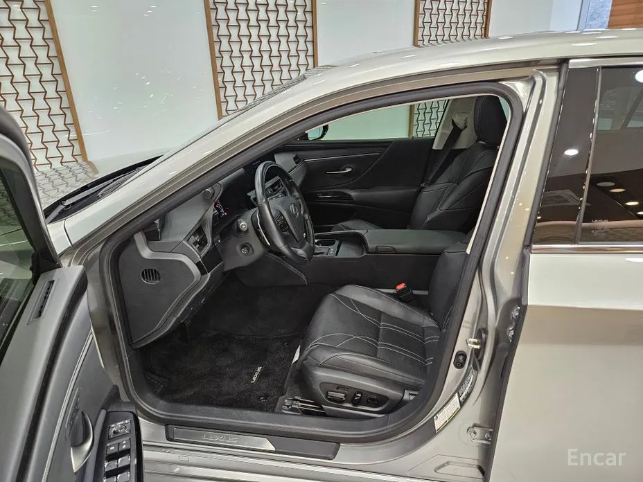 Lexus ES 2018 Luxury