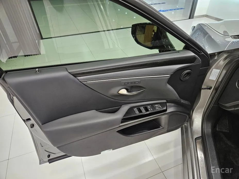 Lexus ES 2018 Luxury