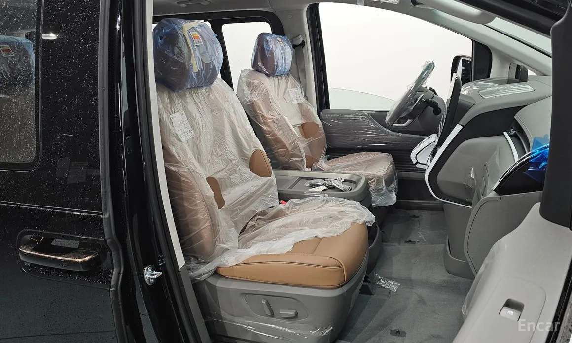 Hyundai Staria 2021 4WD Lounge 9-Seater