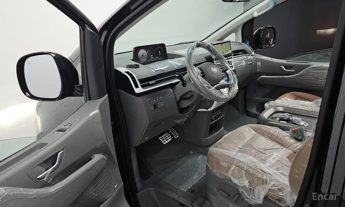 Hyundai Staria 2021 4WD Lounge 9-Seater