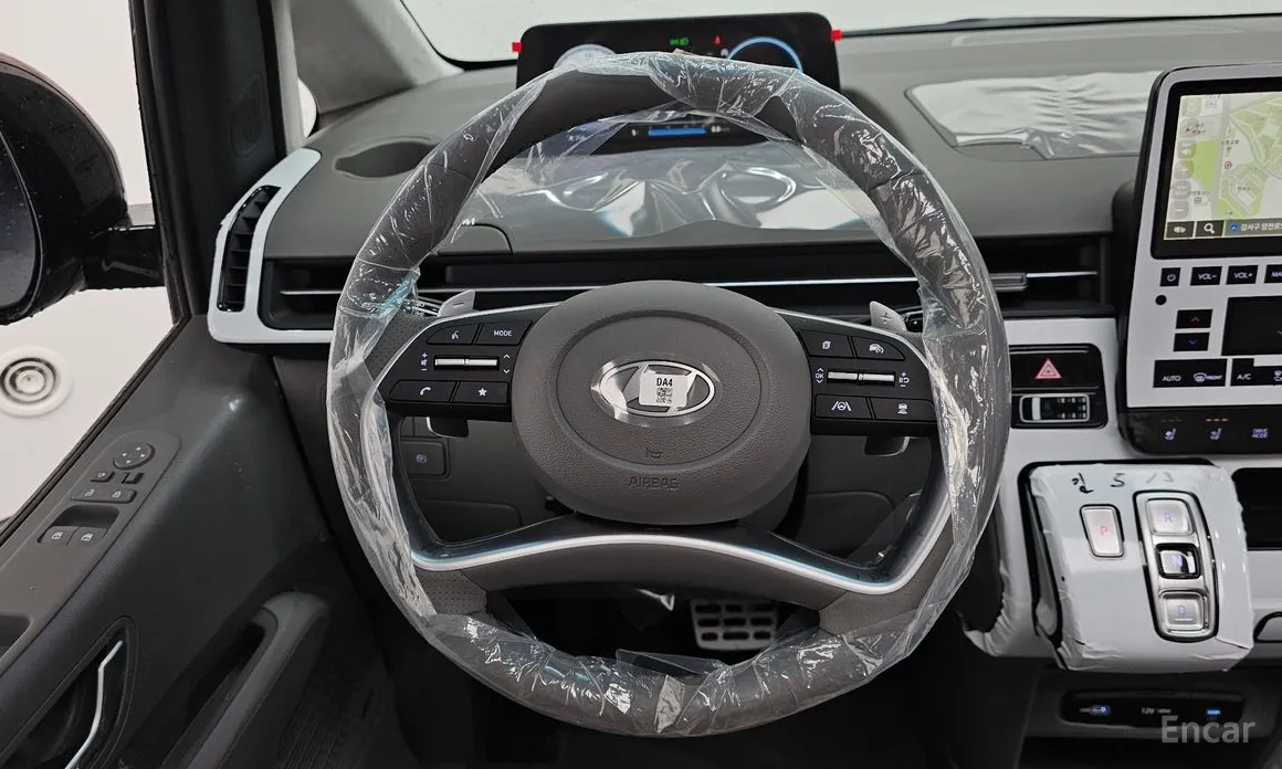 Hyundai Staria 2021 4WD Lounge 9-Seater