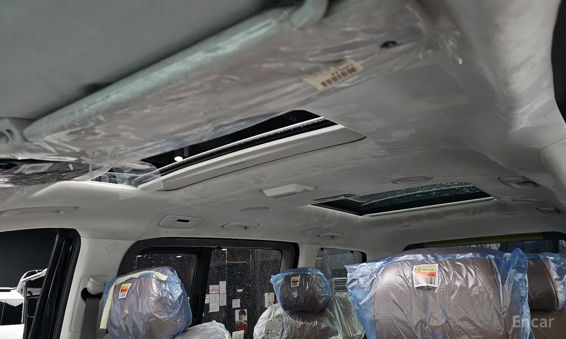 Hyundai Staria 2021 4WD Lounge 9-Seater