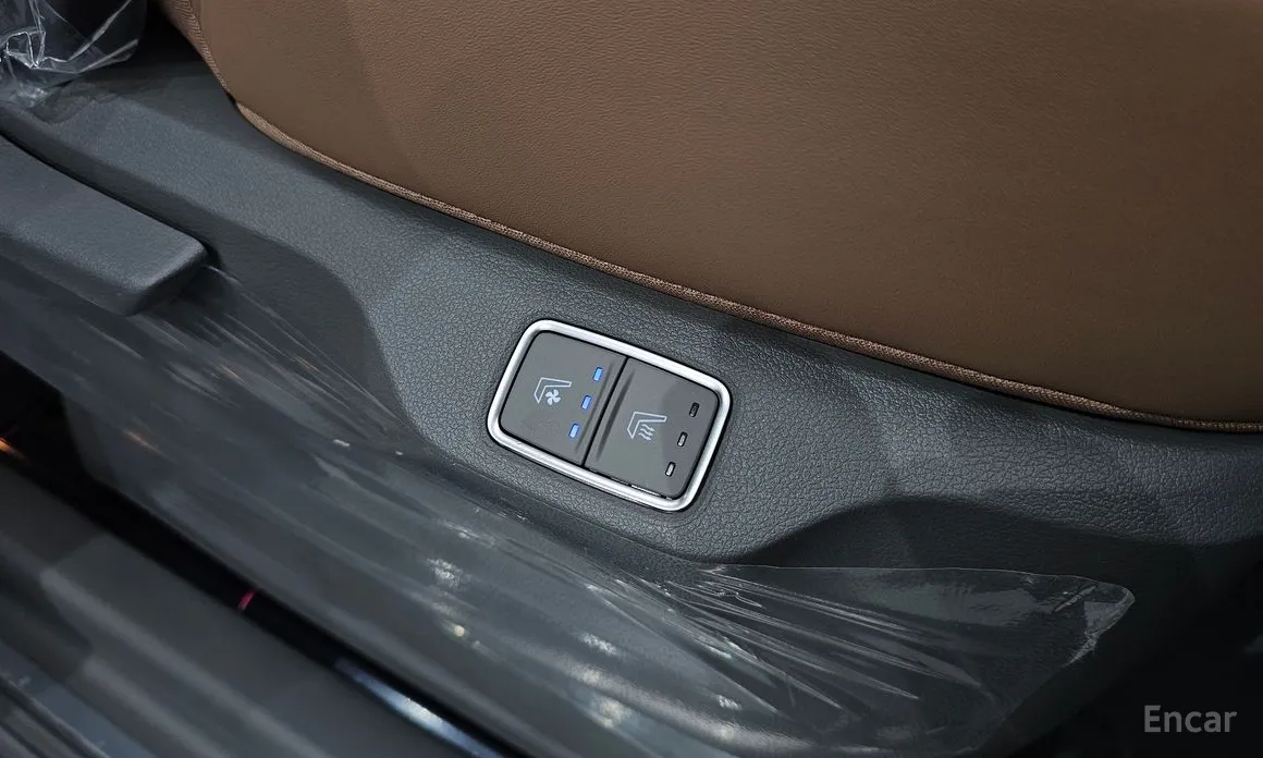 Hyundai Staria 2021 4WD Lounge 9-Seater