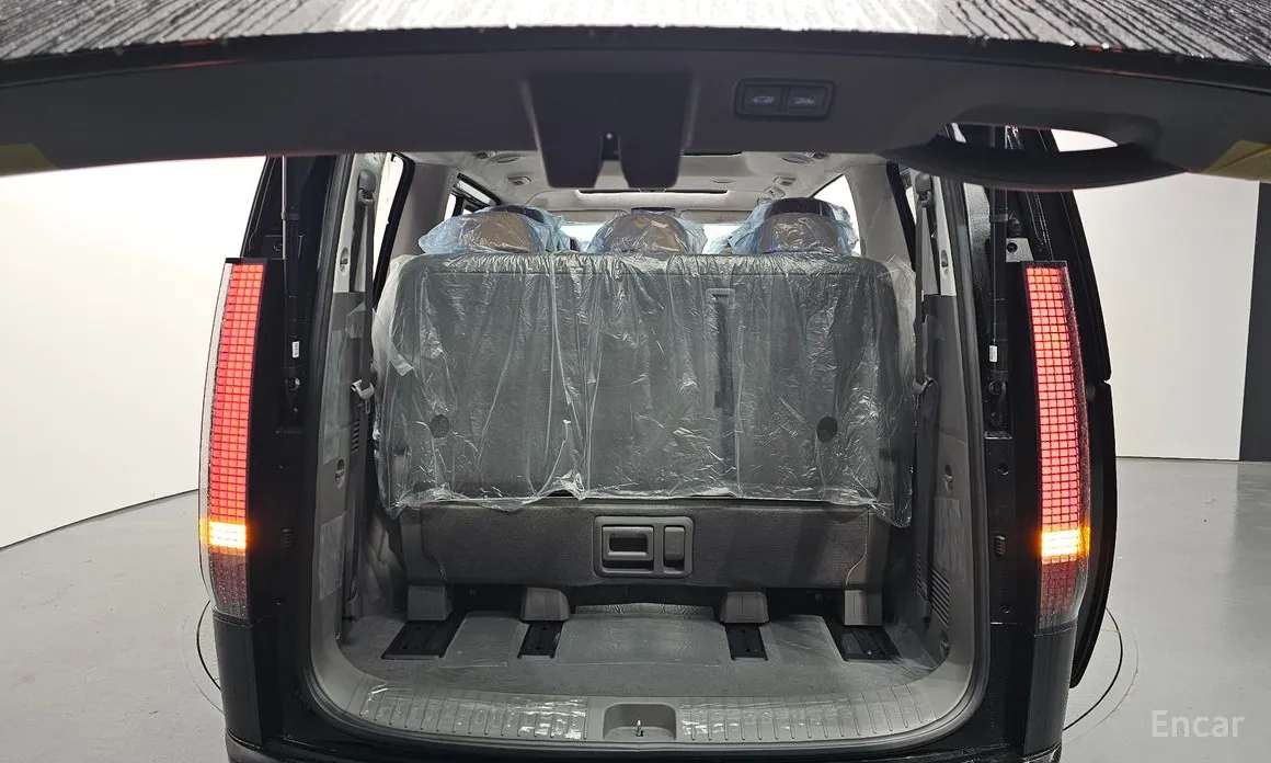 Hyundai Staria 2021 4WD Lounge 9-Seater