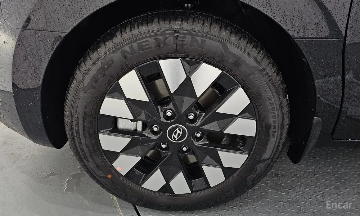 Hyundai Staria 2021 4WD Lounge 9-Seater