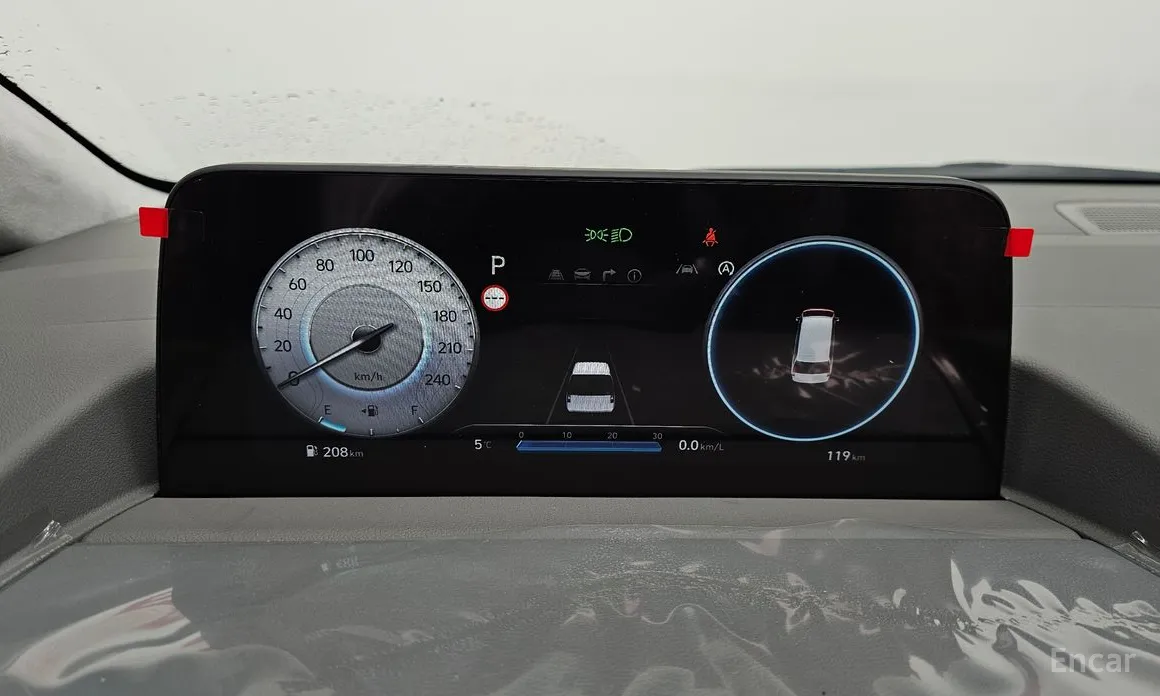 Hyundai Staria 2021 4WD Lounge 9-Seater