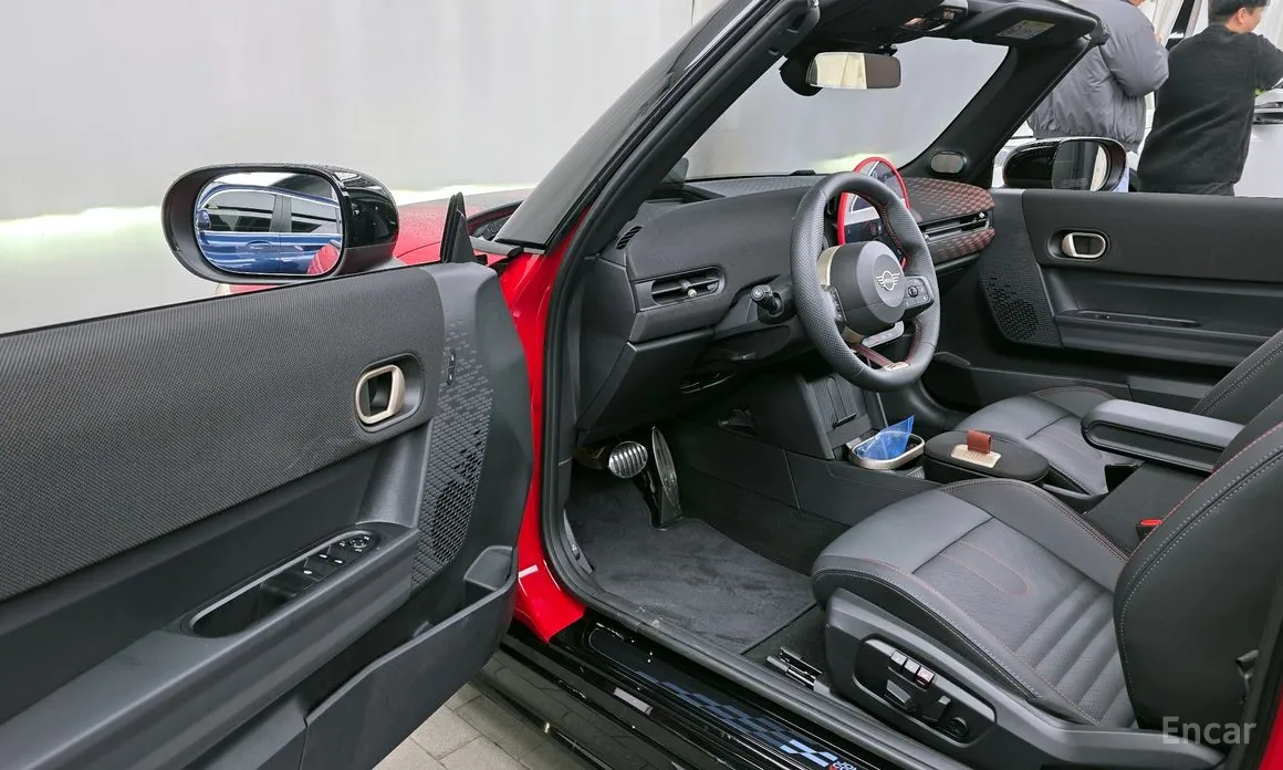 Mini Cooper Convertible 2025 JCW