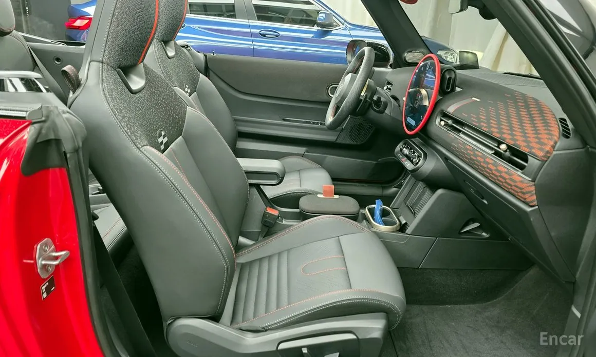 Mini Cooper Convertible 2025 JCW