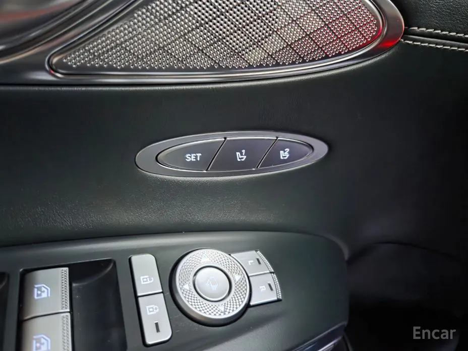 Genesis GV70 2022 e-AWD