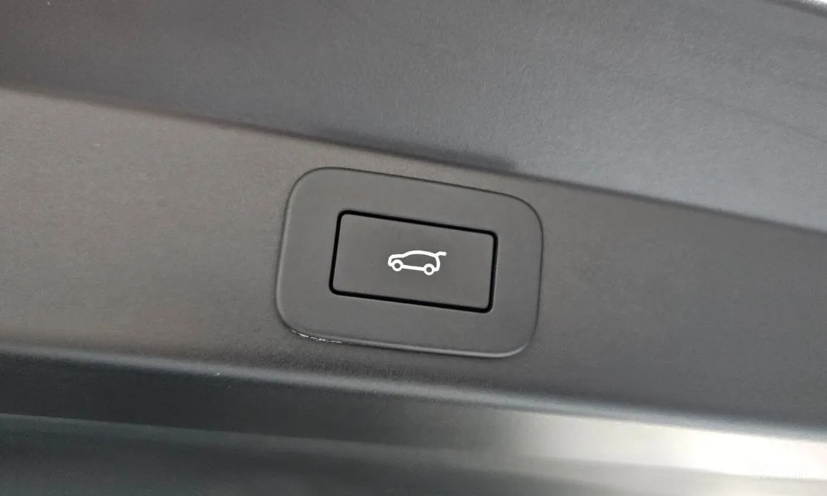 Land Rover Range Rover Sport 2022 P550E Dynamic HSE