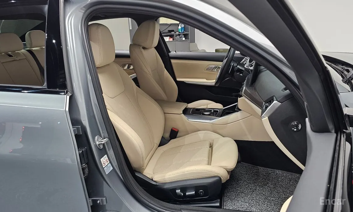 BMW 3 Series 2019 320i M Sport