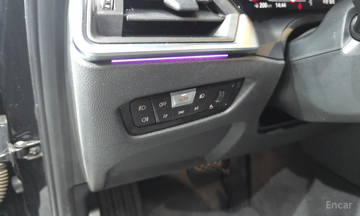 BMW 3 Series 2019 320i