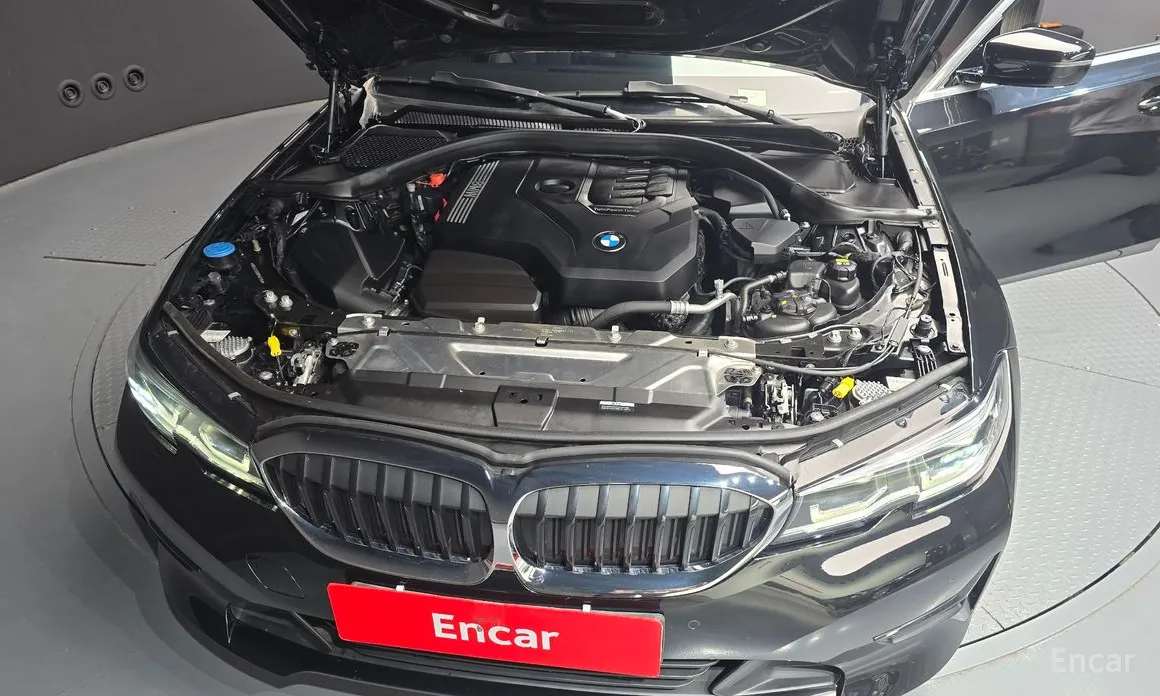 BMW 3 Series 2019 320i