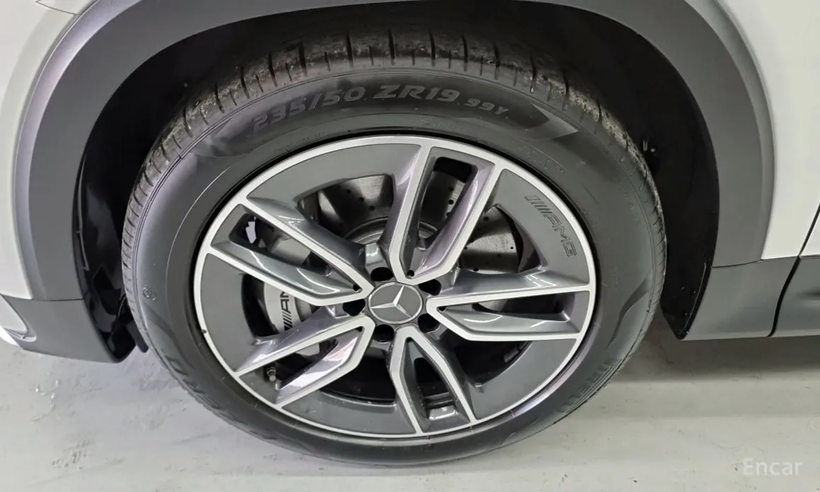 Mercedes-Benz GLB-Class 2020 AMG GLB35 4MATIC