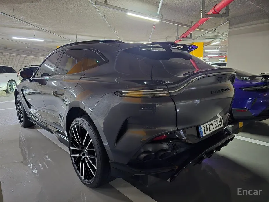 Aston Martin DBX 2020 4.0 V8 707