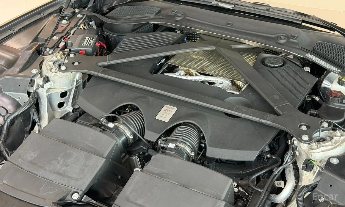 Aston Martin DB12 2023 4.0 V8 Volante