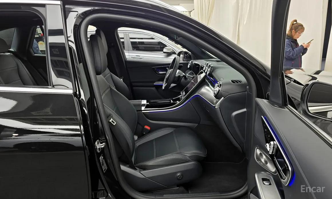 Mercedes-Benz GLC-Class 2023 GLC 300 4MATIC Avantgarde