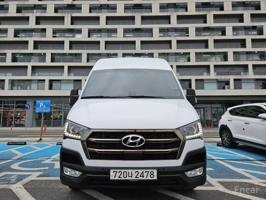 Hyundai Solati 2015 15-seater