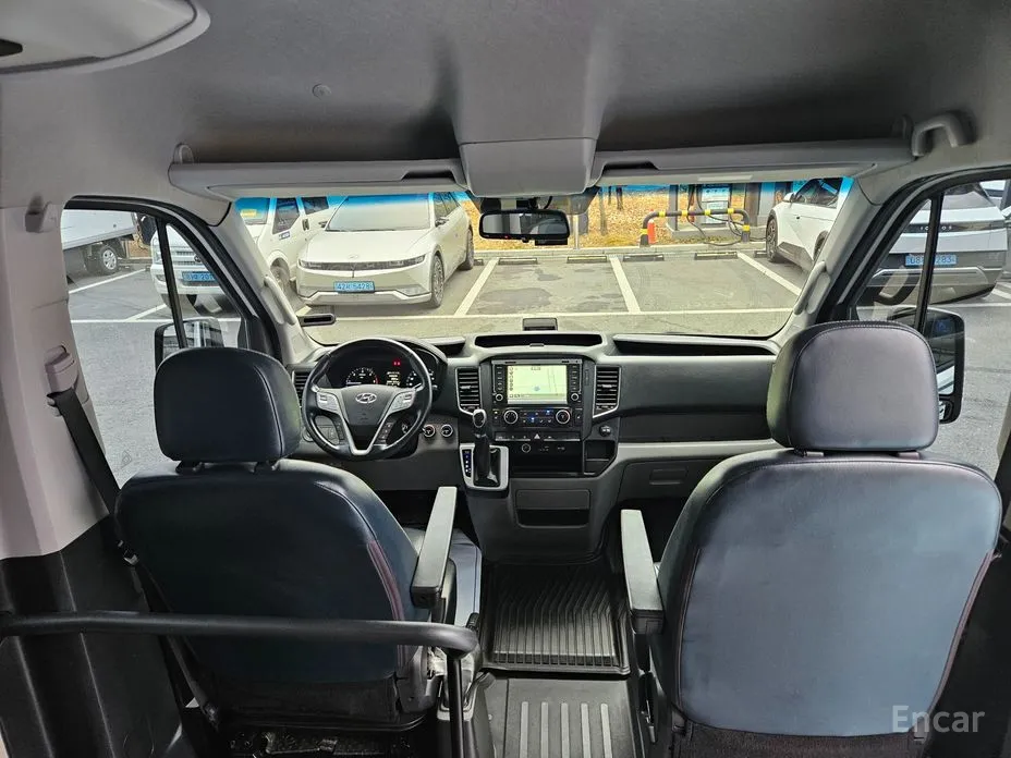 Hyundai Solati 2015 15-seater