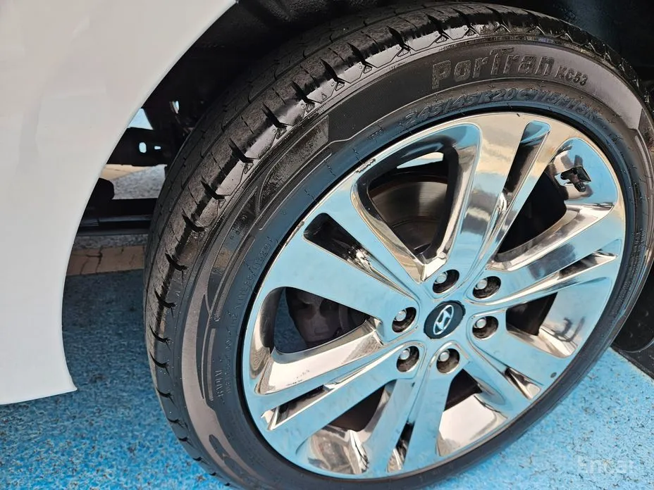 Hyundai Solati 2015 15-seater