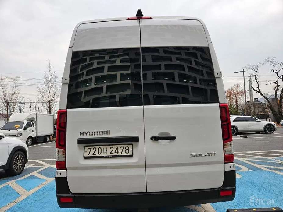 Hyundai Solati 2015 15-seater