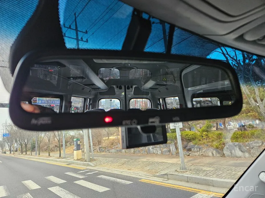 Hyundai Solati 2015 15-seater