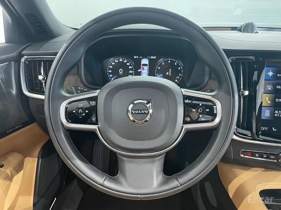 Volvo V90 2017 B5 Pro AWD