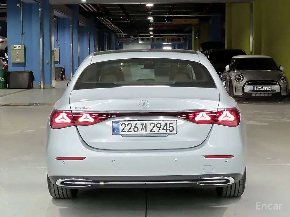 Mercedes-Benz E-Class 2024 E200 Avantgarde